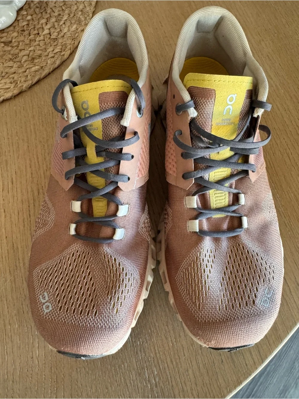 On Cloud Mocha X running shoe size 9 - Picture 3 of 5